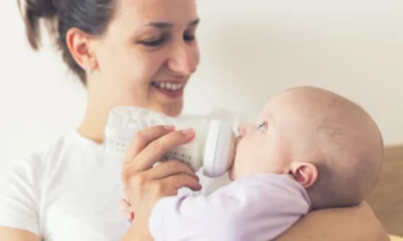 Smoczek do butelki Avent 2 od kiedy? Sprawdź, co musisz wiedzieć